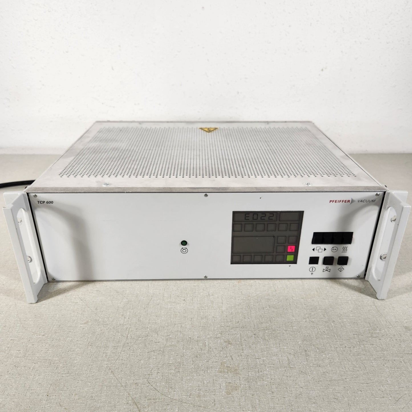 Pfeiffer TCP-600 Turbo Pump Controller PM C01 320 3U Power Supply Powers On