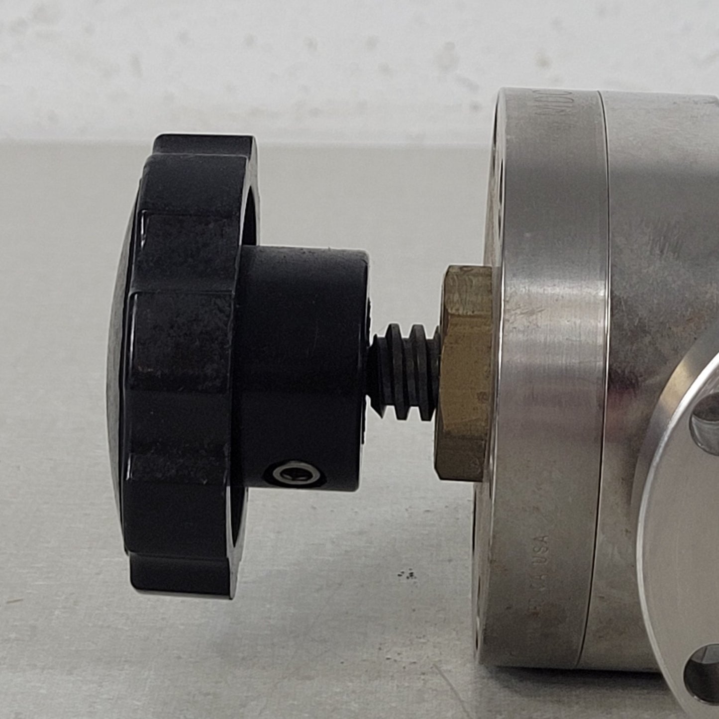 MDC AV-150 Manual 90° Angle Vacuum Valve 2.75" CF ConFlat DN40CF SS UHV