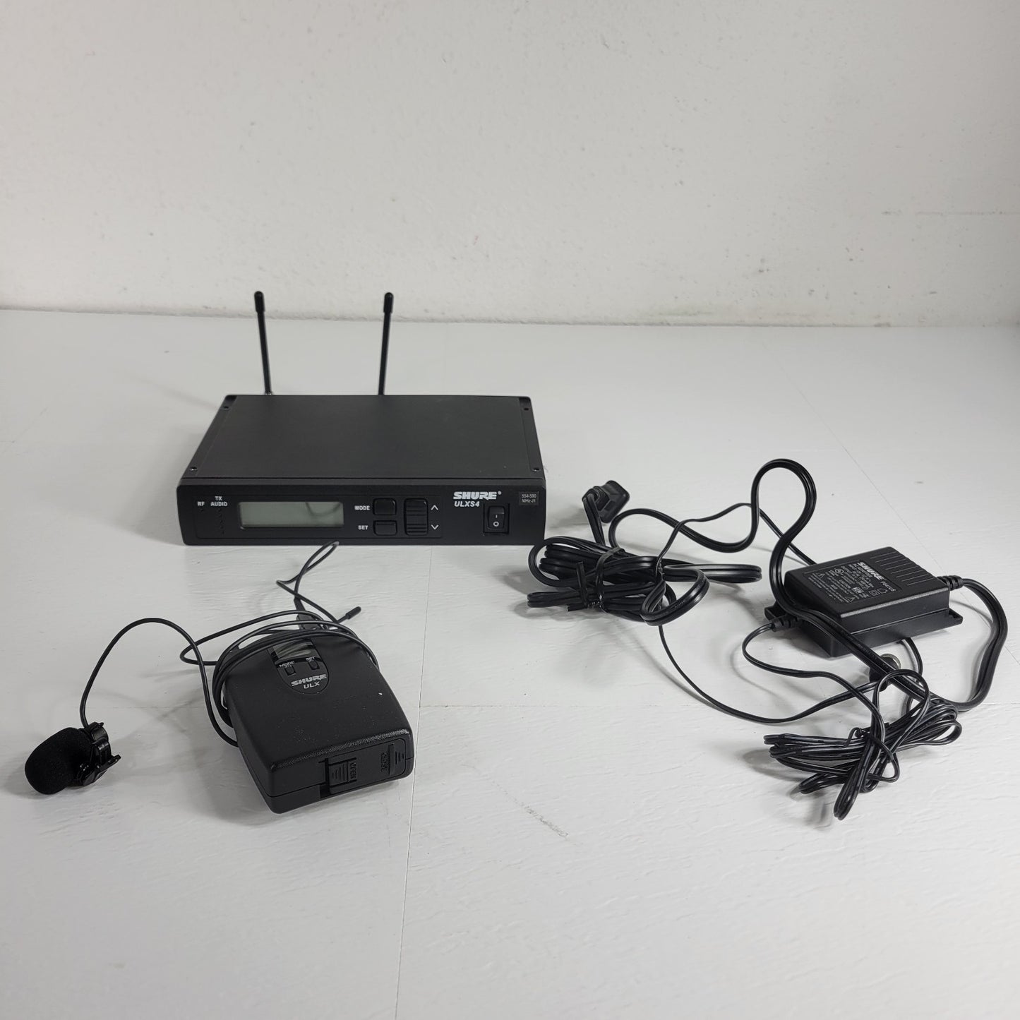 SHURE ULXS4 Receiver and Power Supply, ULX1 J1 Wireless Transmitter 554-590 MHz