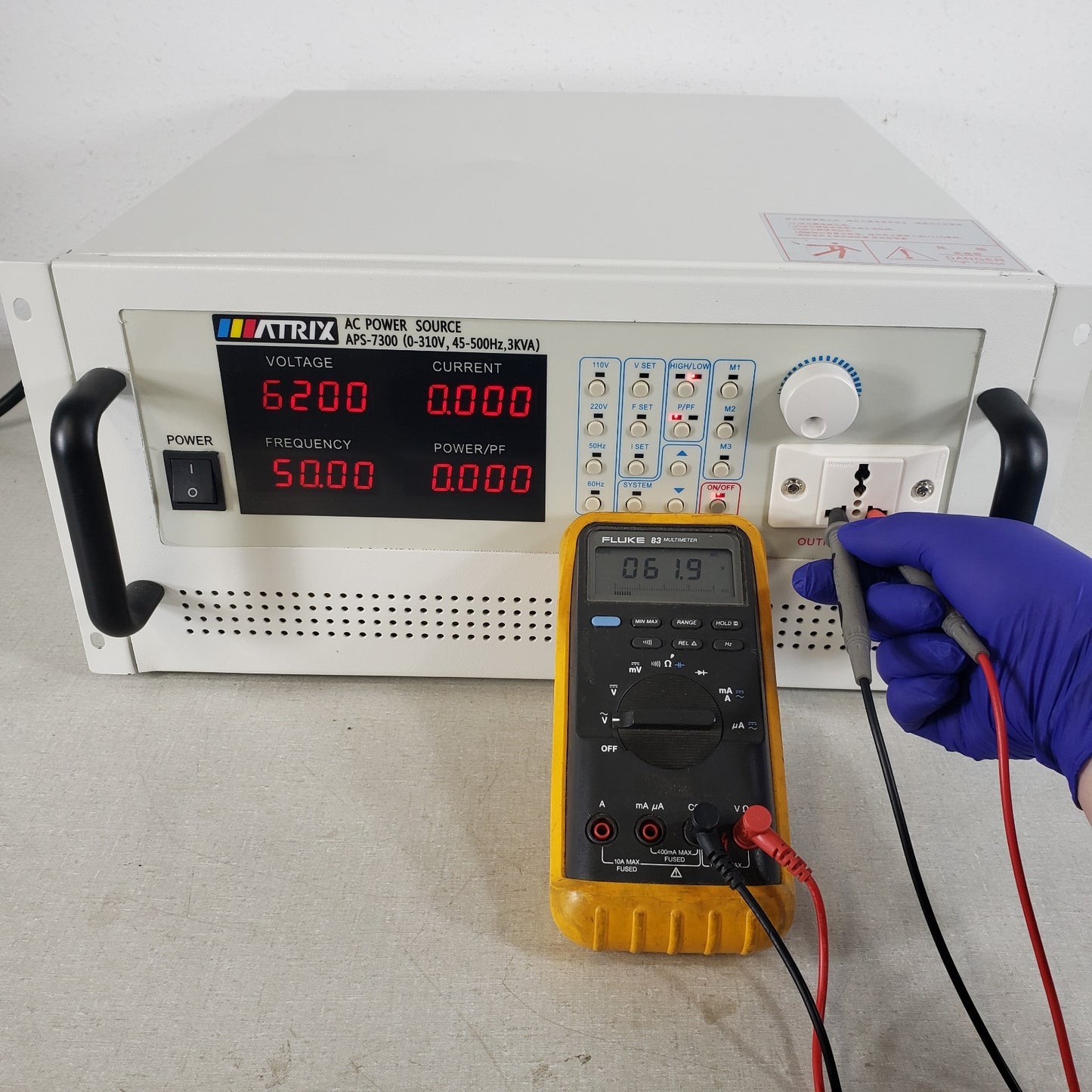 TESTED Matrix APS-7300 Programable AC Power Supply 0-310V 45-500Hz *READ DESC*