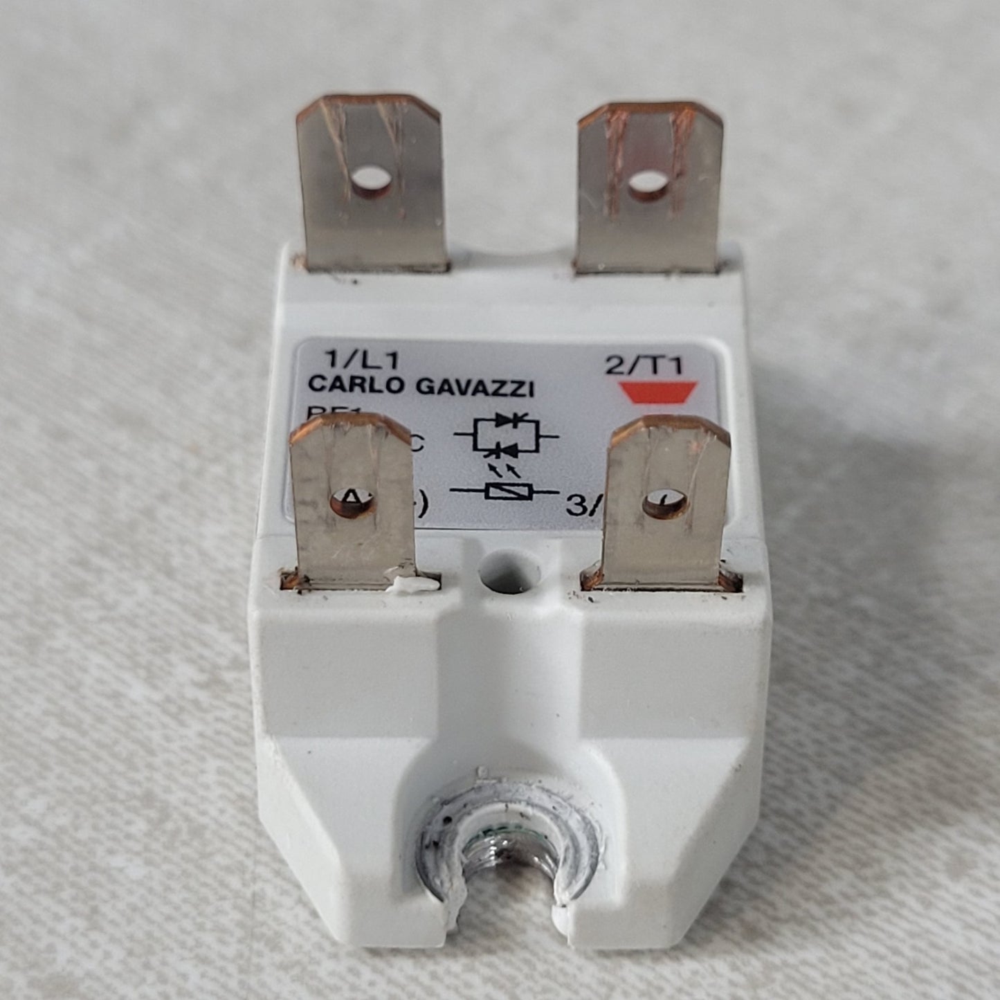 Set of 2 Carlo Gavazzi RF1A23D25 AC Solid State Relays 18-28.8VDC 230VAC 25A