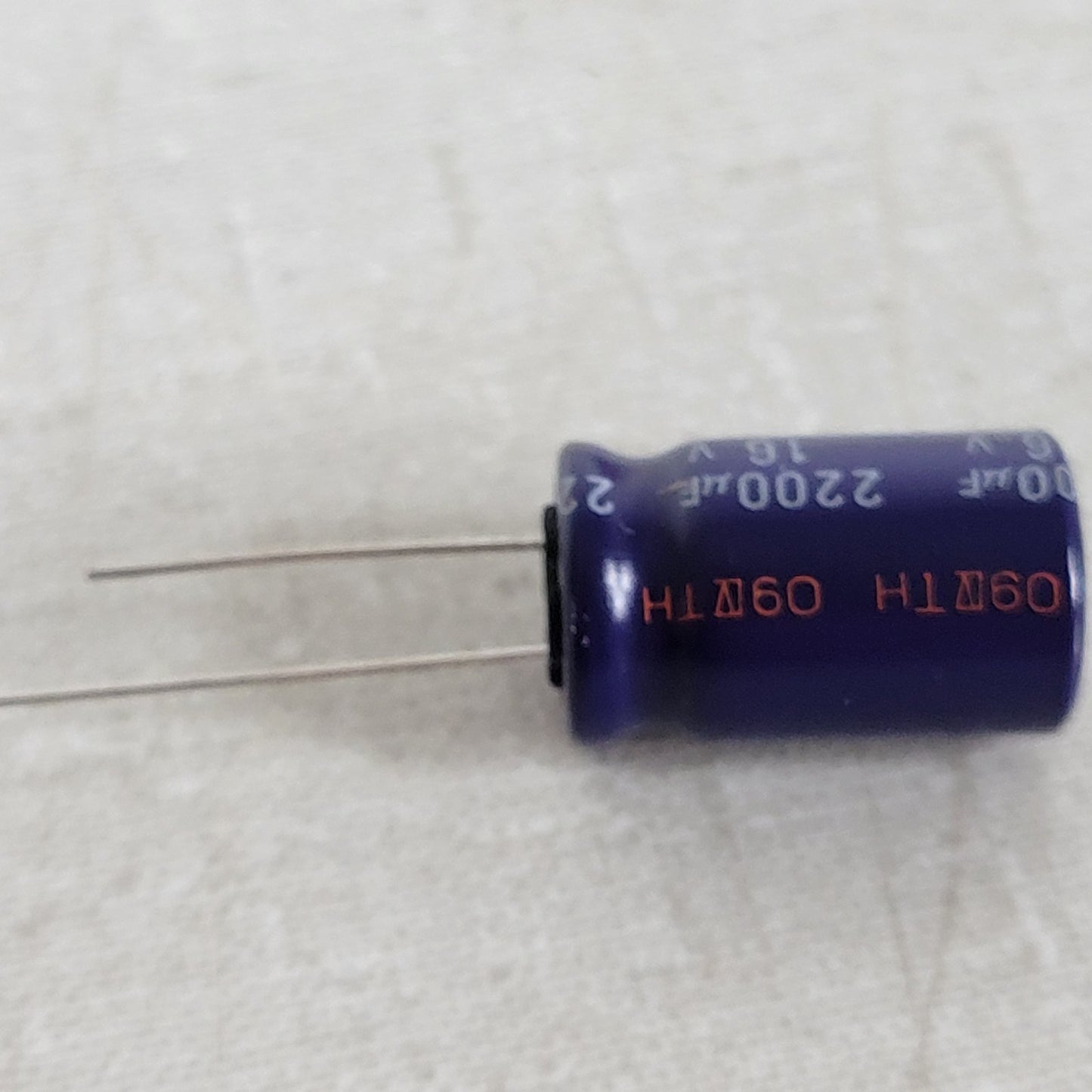 Lot of 24 Panasonic ECA-M 2200uF 16V Radial Aluminum Electrolytic Capacitors 85C