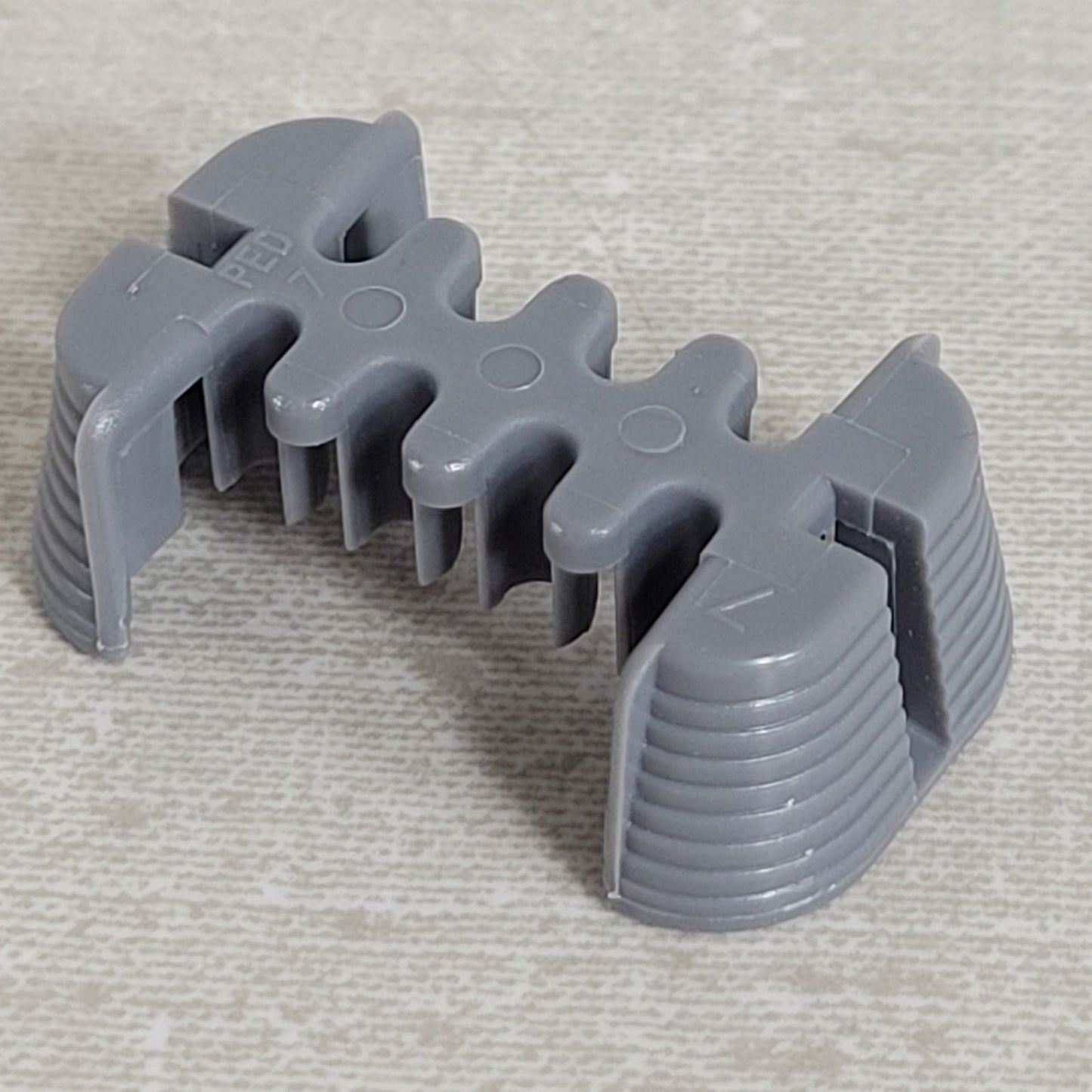 Lot of 29 Delphi 12066304 Metri-Pack 150 8-Way Female TPA Connector Lock Gray
