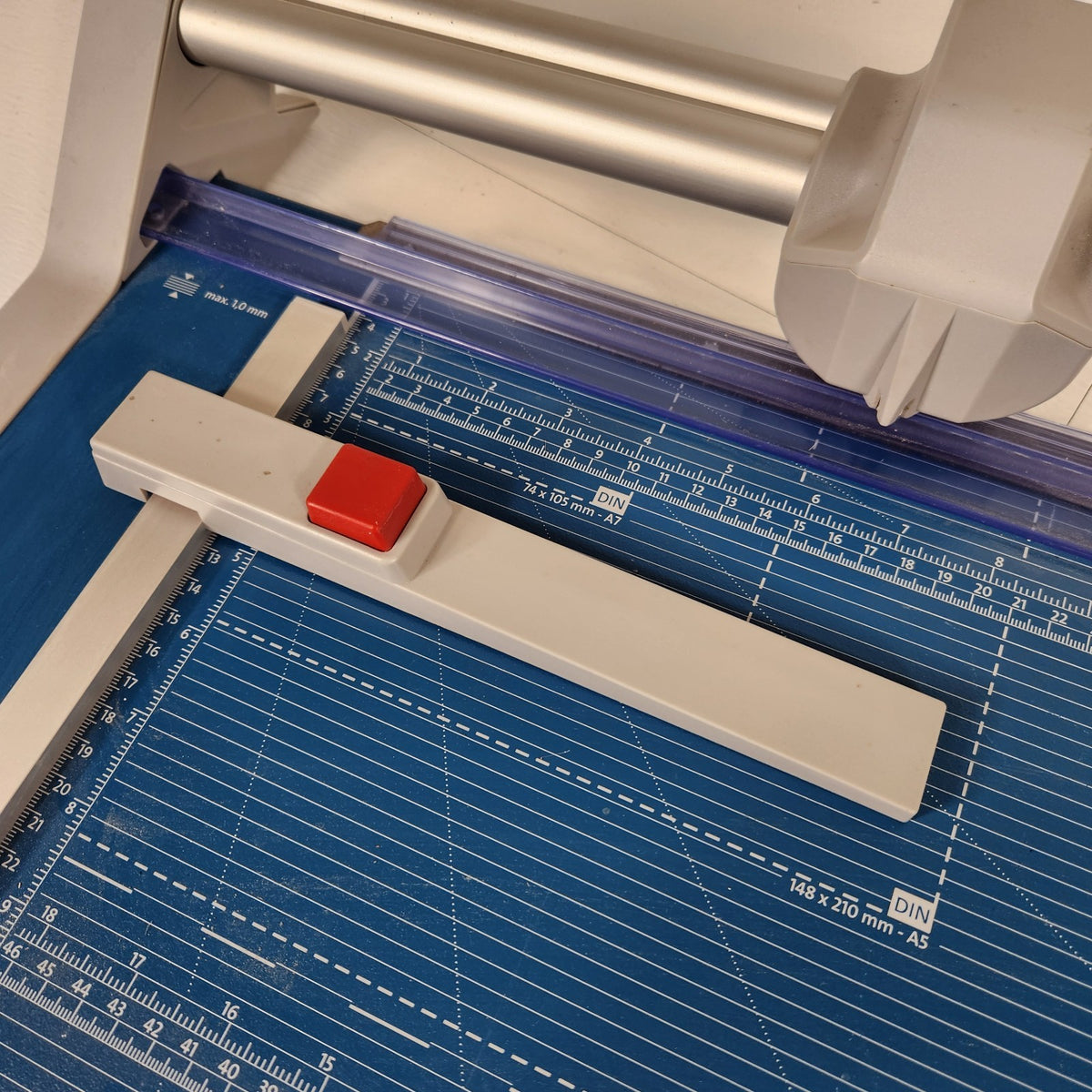 Dahle 556 Professional 37" Rotary Paper Trimmer Cutter 94cm Large Format