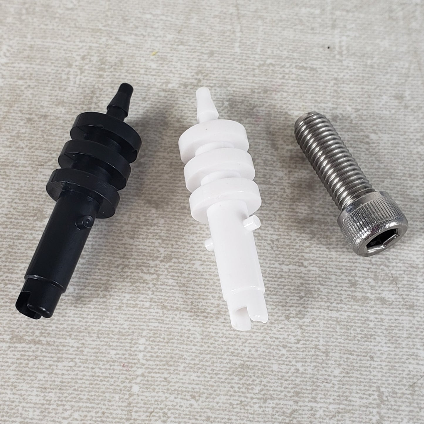 NORDSON EFD 7007038, 7021499 1/8NPTM x 3/8 Comp. PP, 1/8MPT - 1/4 Comp. ELB PP