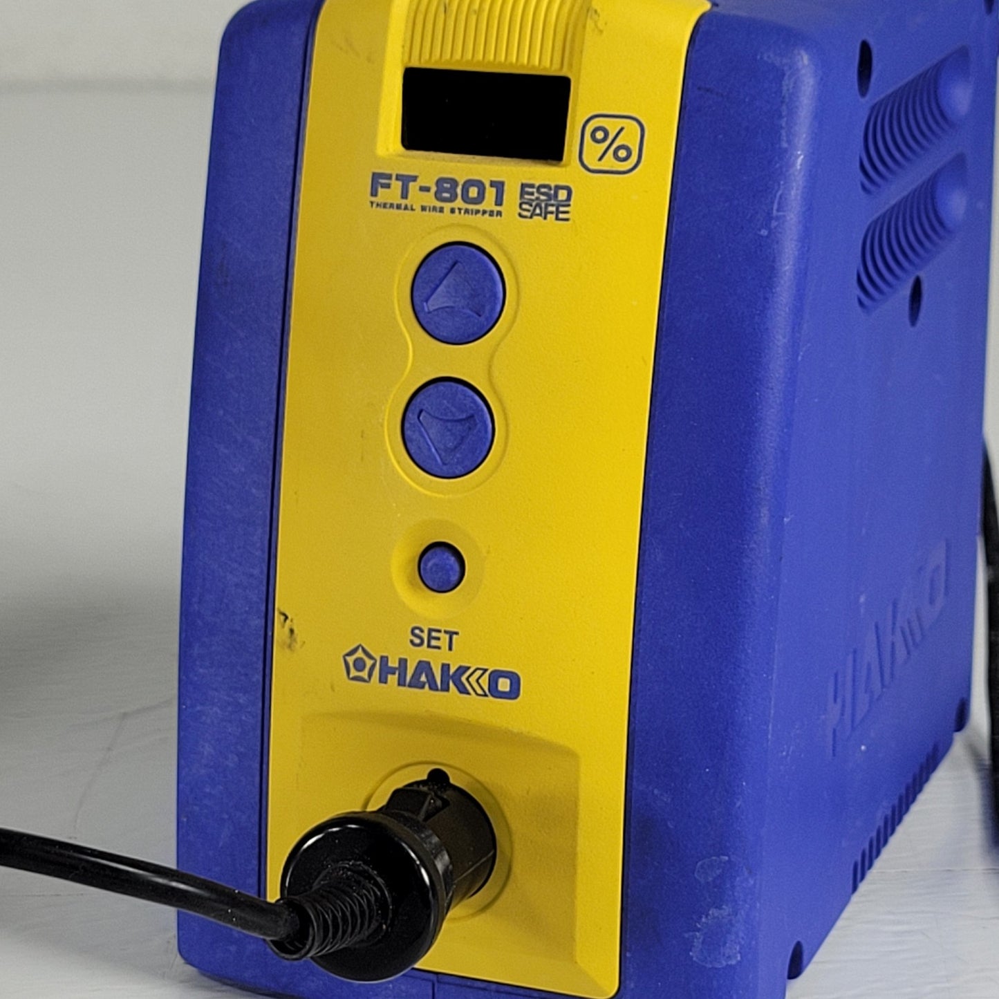 Hakko FT-801 Thermal Wire Stripper Station w/ Handpiece Cables ESD