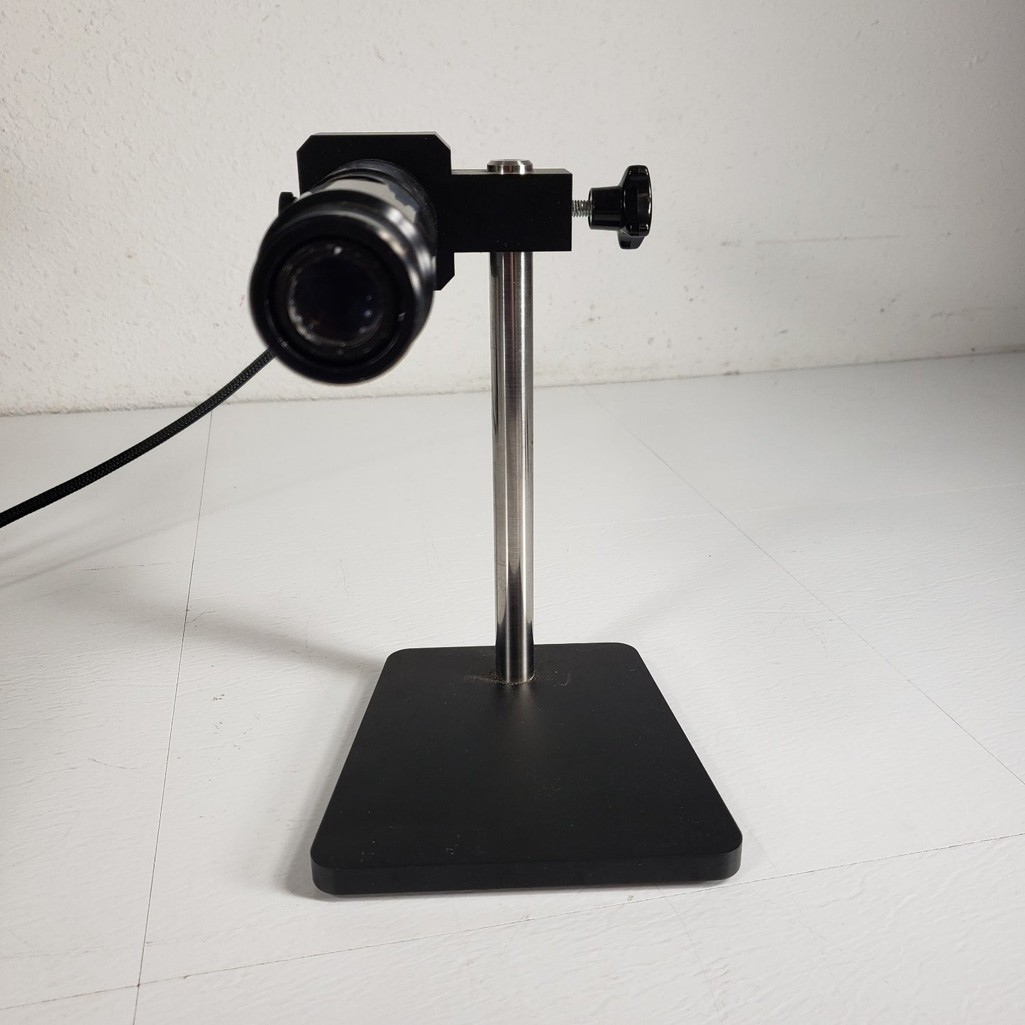 Watec WAT-902B CCD Camera w/ 0.7-4.5X VZM Zoom Lens Optical Microscope