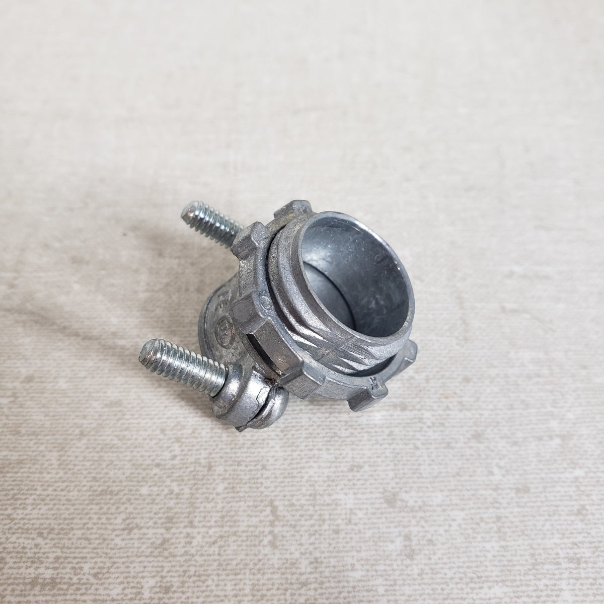Arlington 841 3/8" NM Romex Cable Connectors Zinc 2-Screw 1/2" KO Lot 22