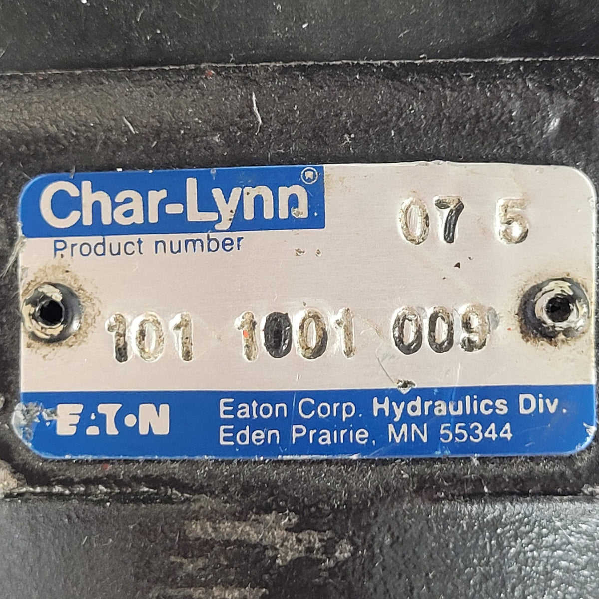 Eaton Char-Lynn 101-1001-009 Hydraulic Gerotor Motor w/ 2 Gauges UNTESTED