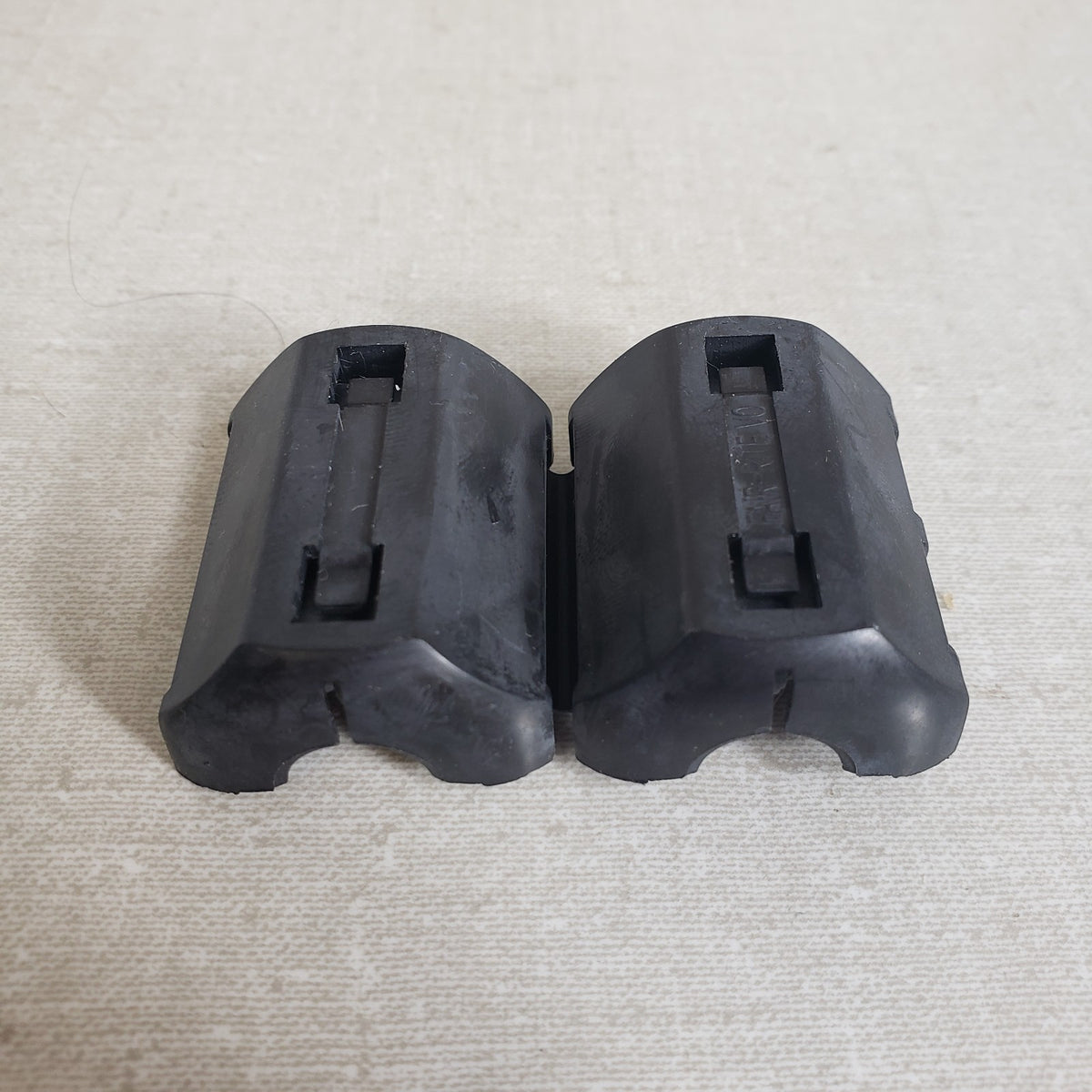 57x Fair-Rite 0444164181 Snap-On Ferrite EMI RFI Cable Clamp 1/2" ID Copy title