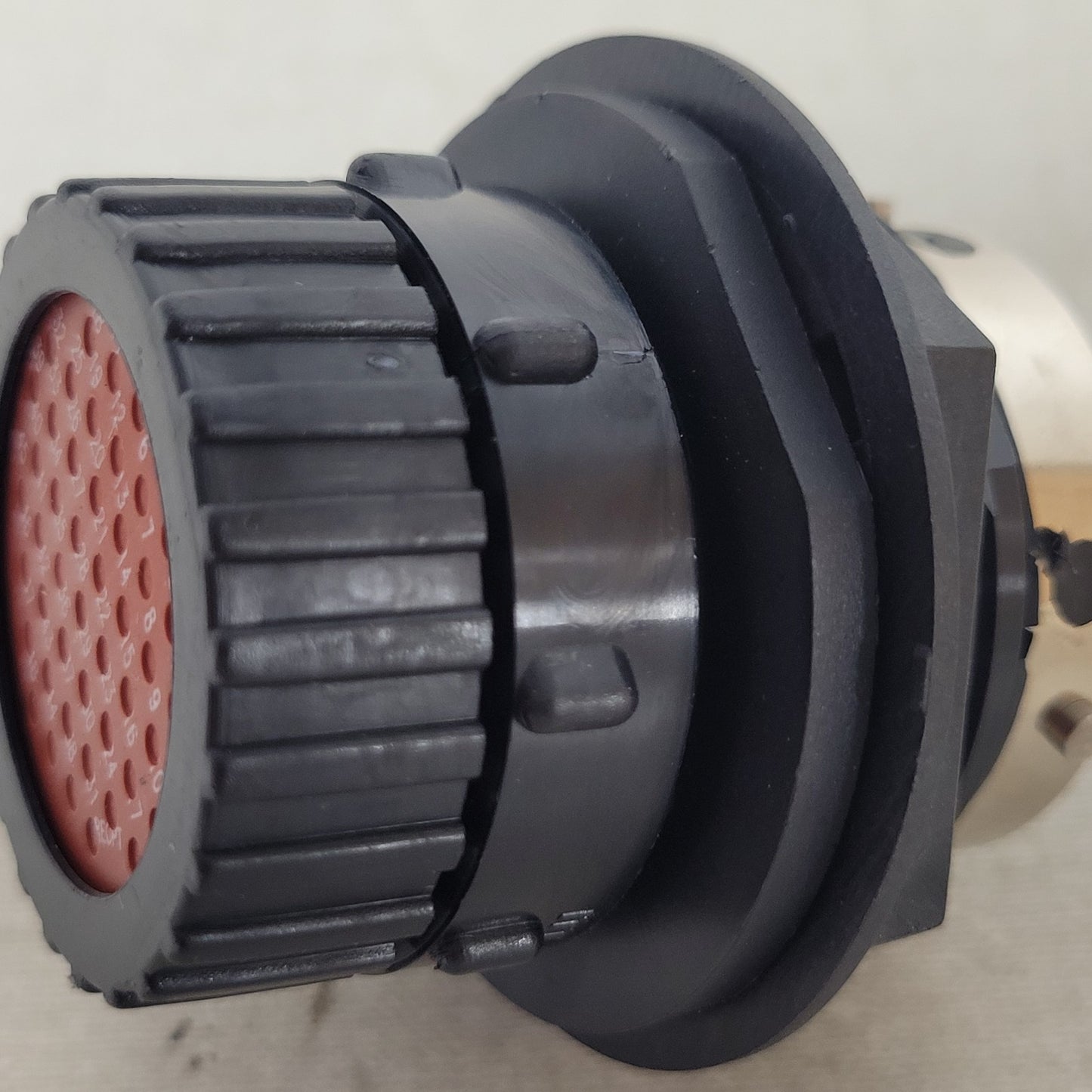 ITT Cannon 192900-0437 Circular Connector 48-Position Panel Mount TN7S24-0048P1L