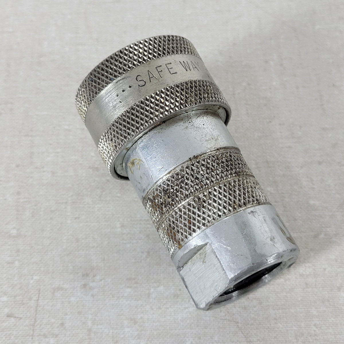 Safeway S25-4 S20 1/2" NPTF Female Hydraulic Quick Coupler 3000 PSI