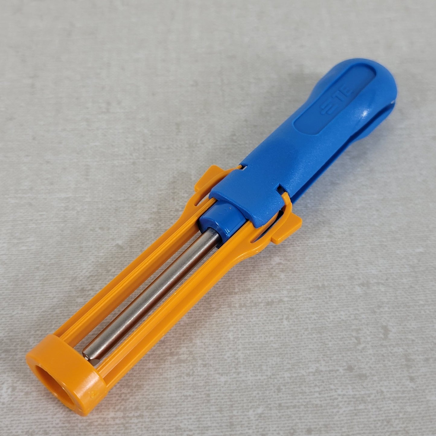 TE Connectivity AMP 1-1579018-4 MQS Contact Extraction Tool Blue