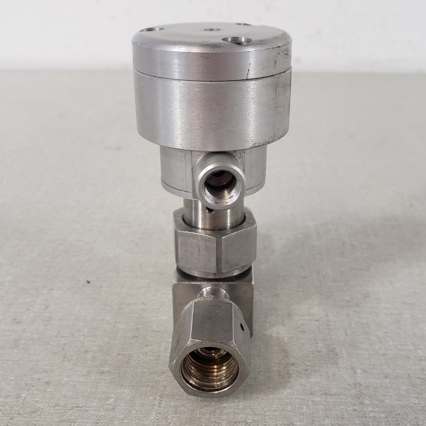 NUPRO SS-4BK-V51-1C Pneumatic Bellows Sealed Valve 1/4in Female VCR Swagelok