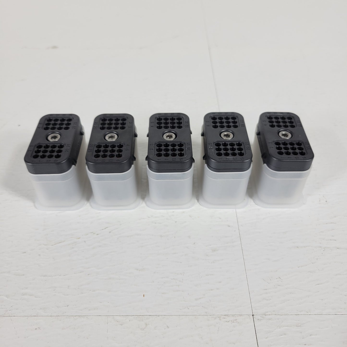 Amphenol SINE Systems 5 Count ARC26-24SA 24 Position Plug Jackscrew Black