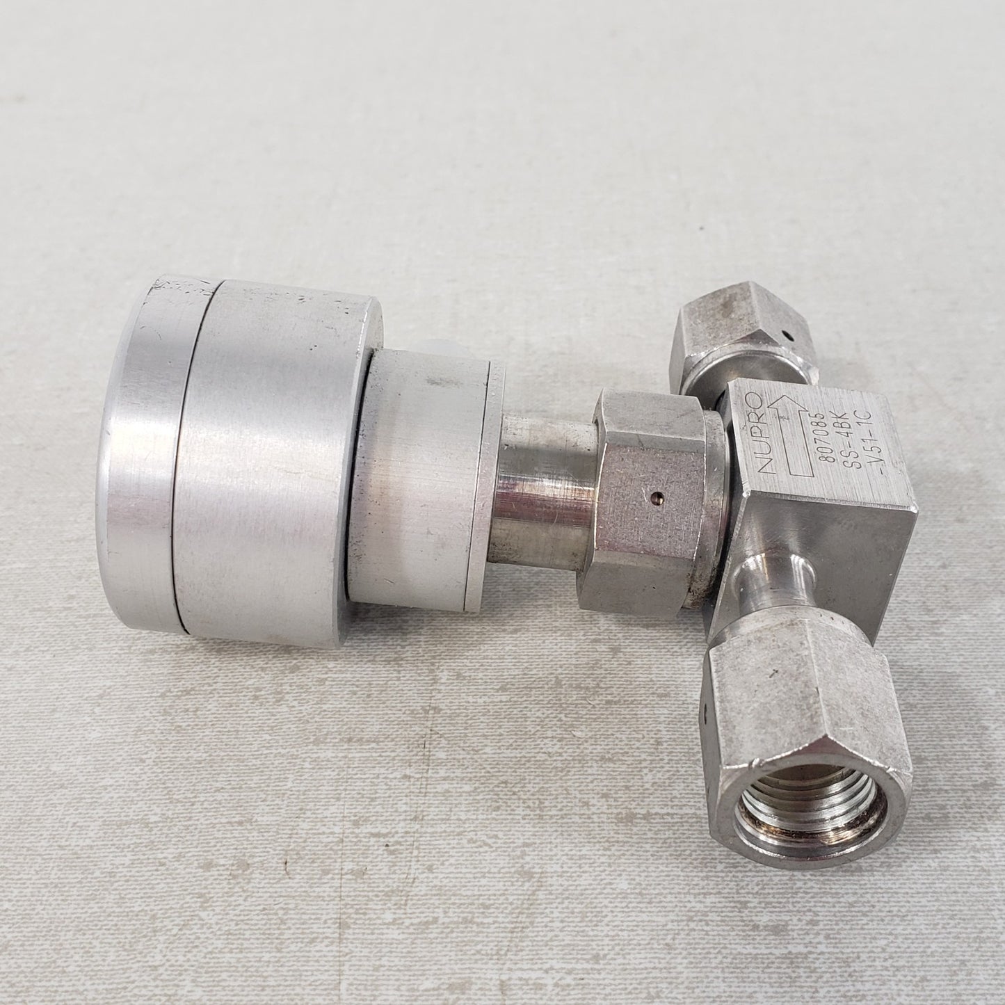 NUPRO SS-4BK-V51-1C Pneumatic Bellows Sealed Valve 1/4in Female VCR Swagelok