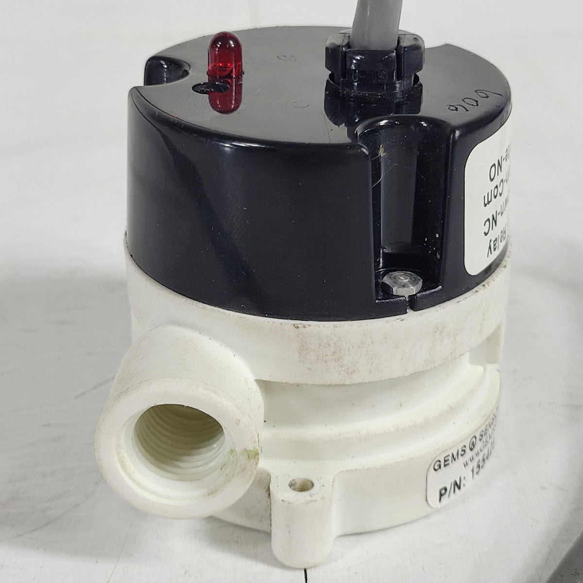 TESTED Gems Sensors 155425 RotorFlow RFS Electronic Flow Switch 24VDC 1/4" NPT