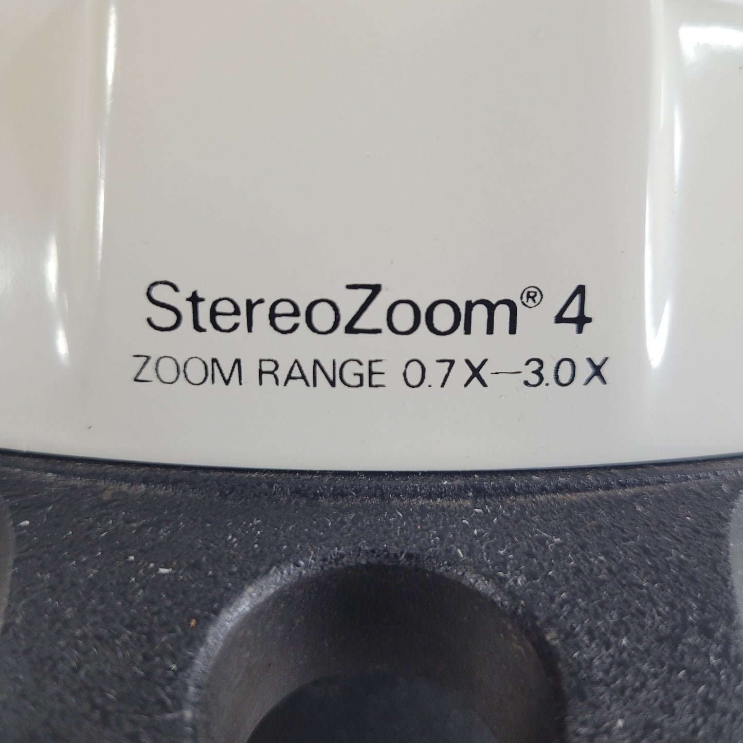 Bausch & Lomb StereoZoom 4 Stereo Microscope 0.7x-3x 20x WF Eyepieces Stand