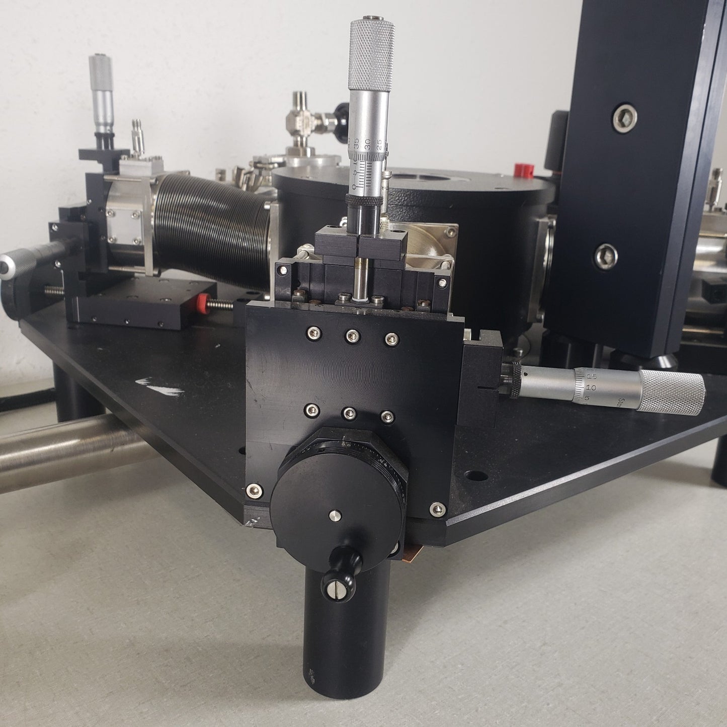 TESTED Lake Shore TTP4 Table Top 3-axis Cryogenic Probe Station 4.2-475K 0-67GHz