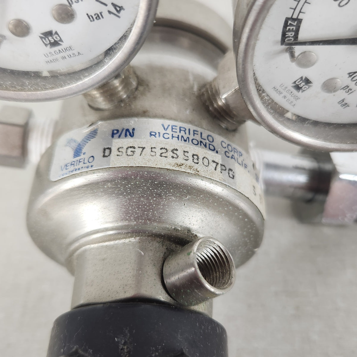 Veriflo DSG752S5807PG Stainless Steel Dual Gauge Gas Pressure Regulator CGA580