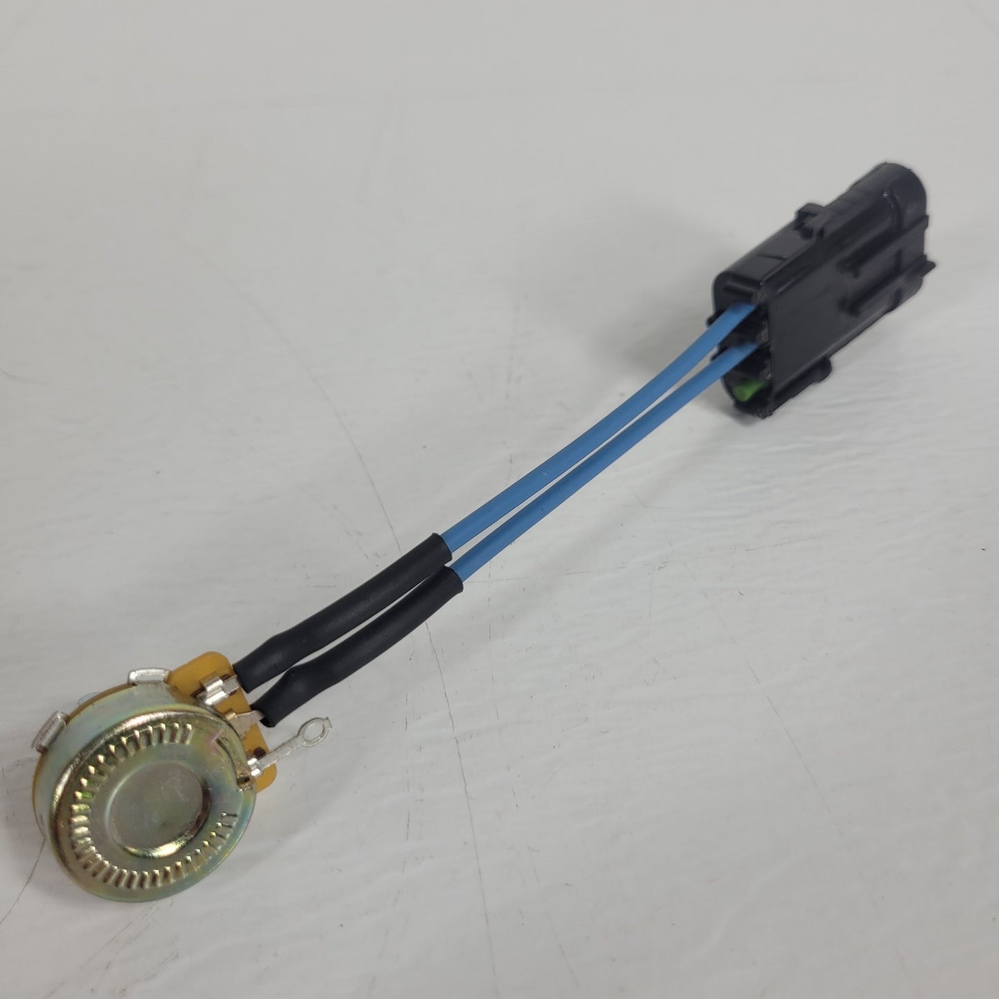 CTS 450S18355A Rotary Potentiometer D-Shaft w/ 2-Pin Wire Harness