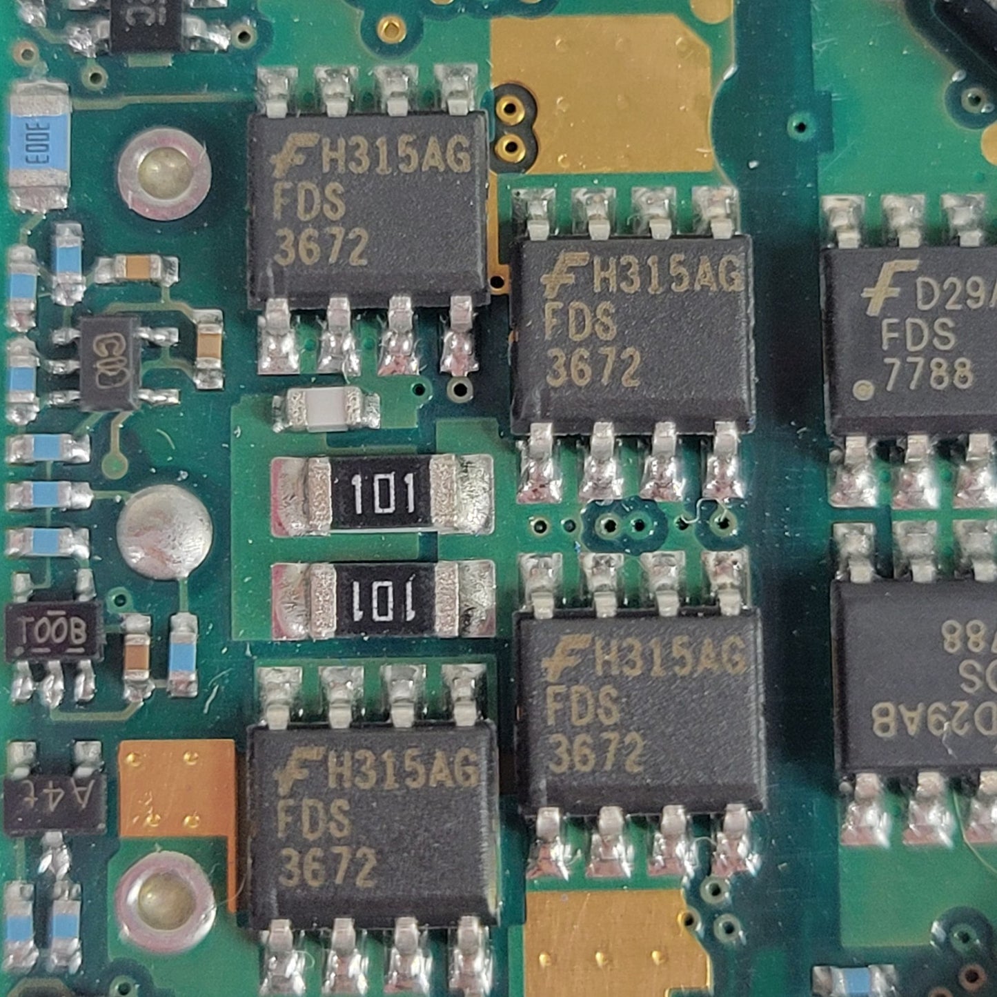 Bel Power / Power-One QM48T50015-NAA0 DC-DC Converter 36-75V In 1.5V 50A 75W