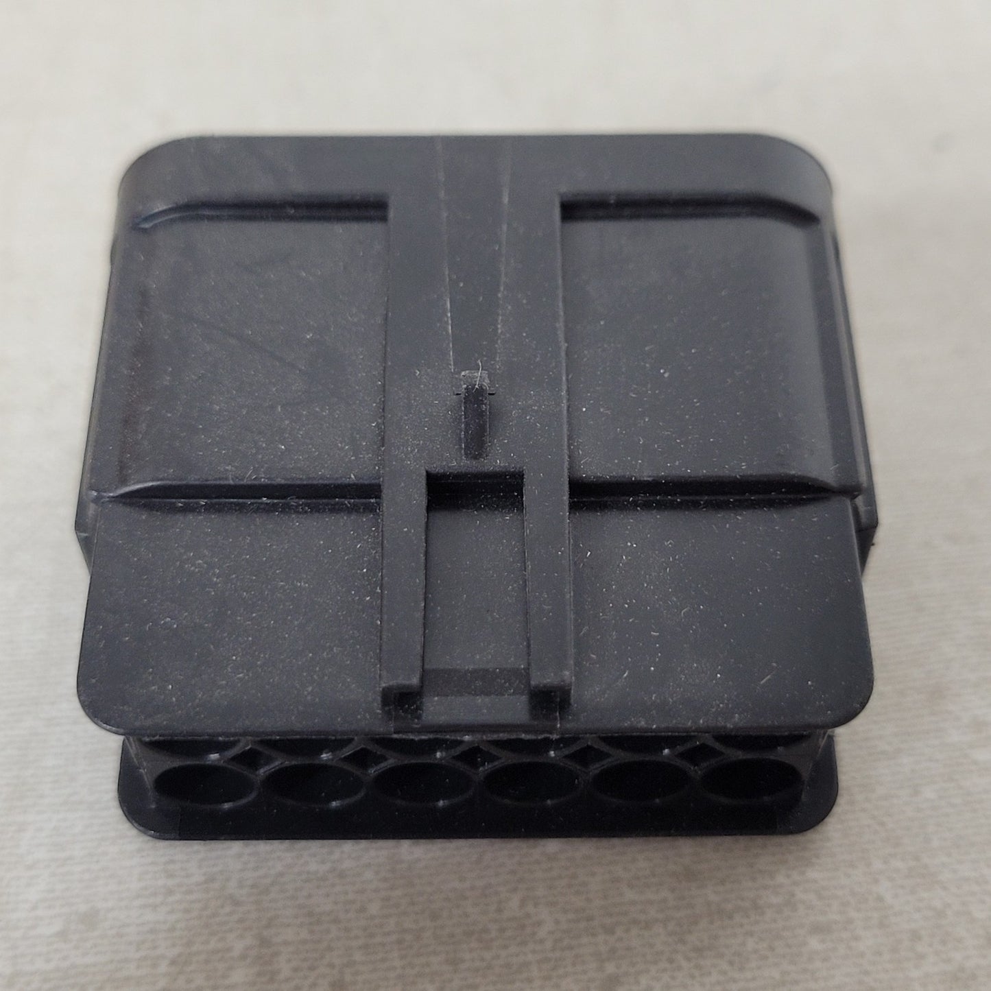 15 Units Delphi PA6-GB20GF10 Female 6-Pin Automotive Terminal Connector Housings