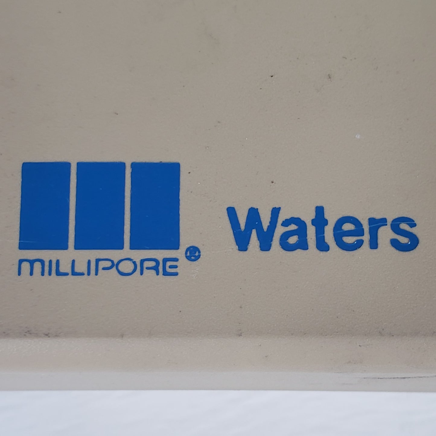 Waters Millipore Guard-Pak HPLC Precolumn Holder & Insert Kit