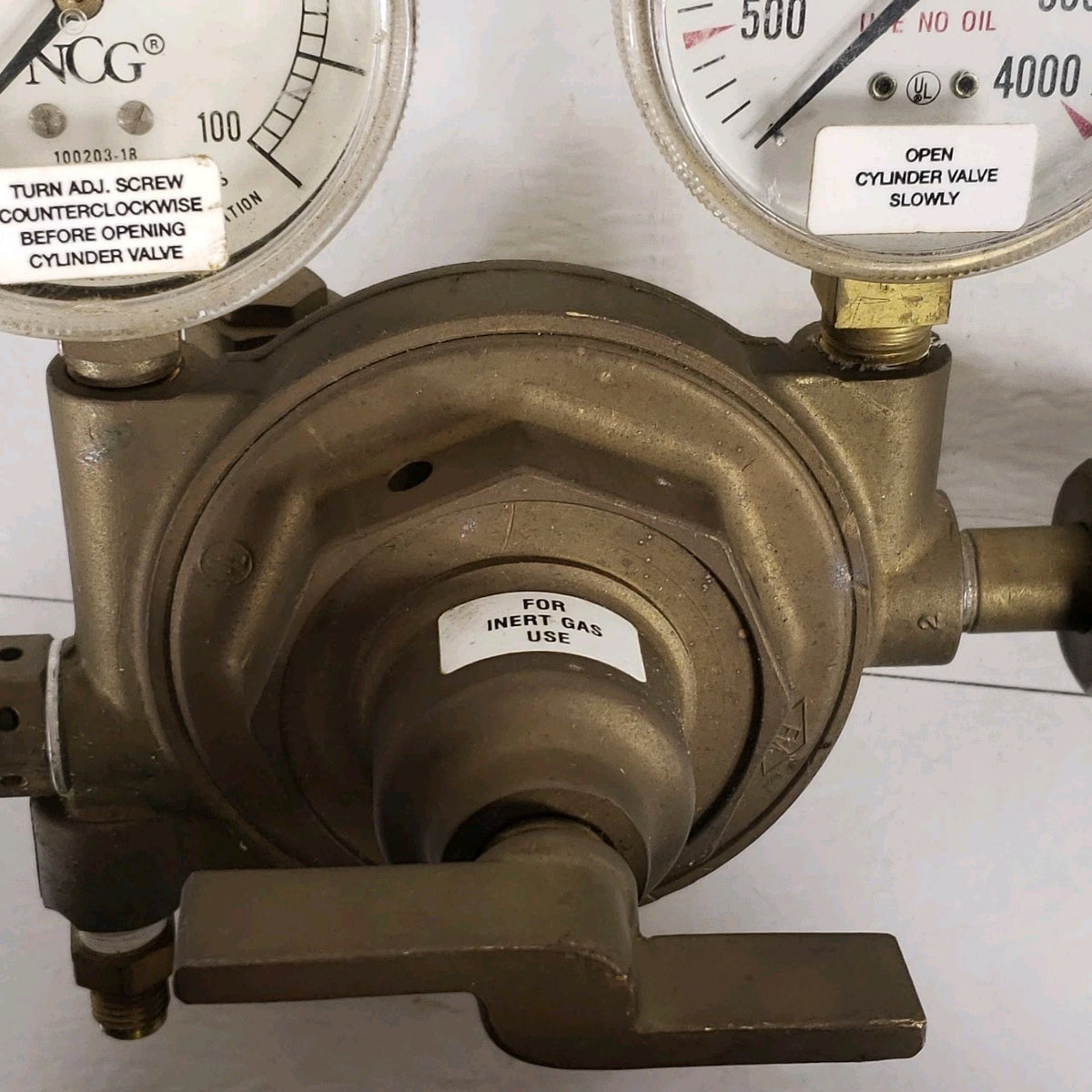 NCG Chemetron CGA-580 Inert Gas Regulator Dual Gauge 0-100 PSI Nitrogen Argon
