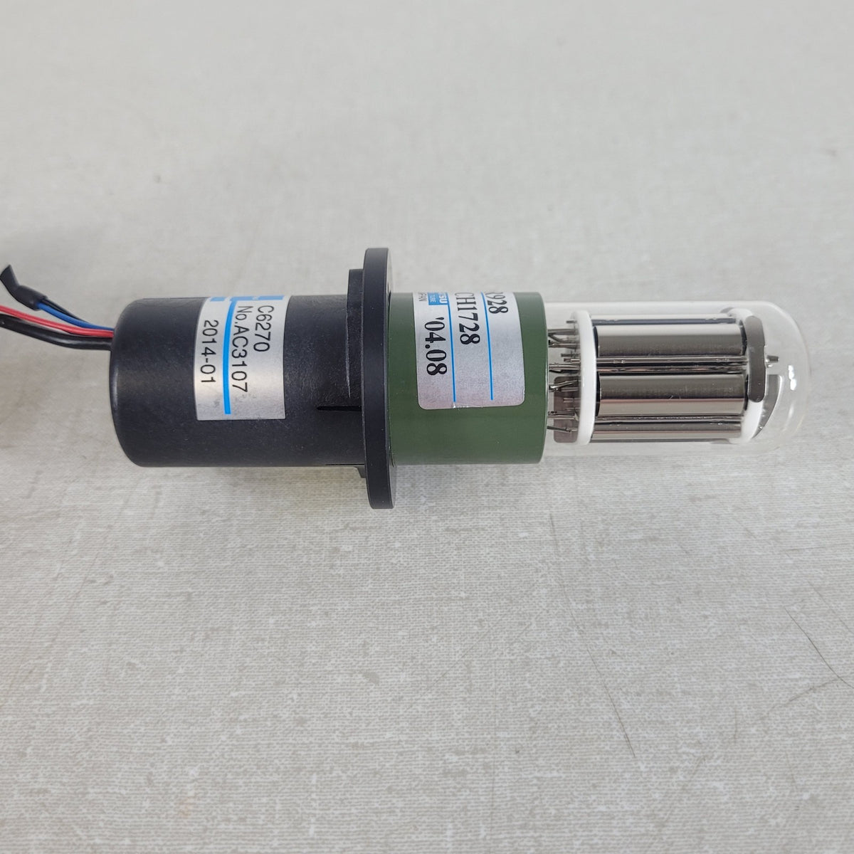 Hamamatsu R928 Photomultiplier Tube PMT w/ C6270 HV Power Supply Base