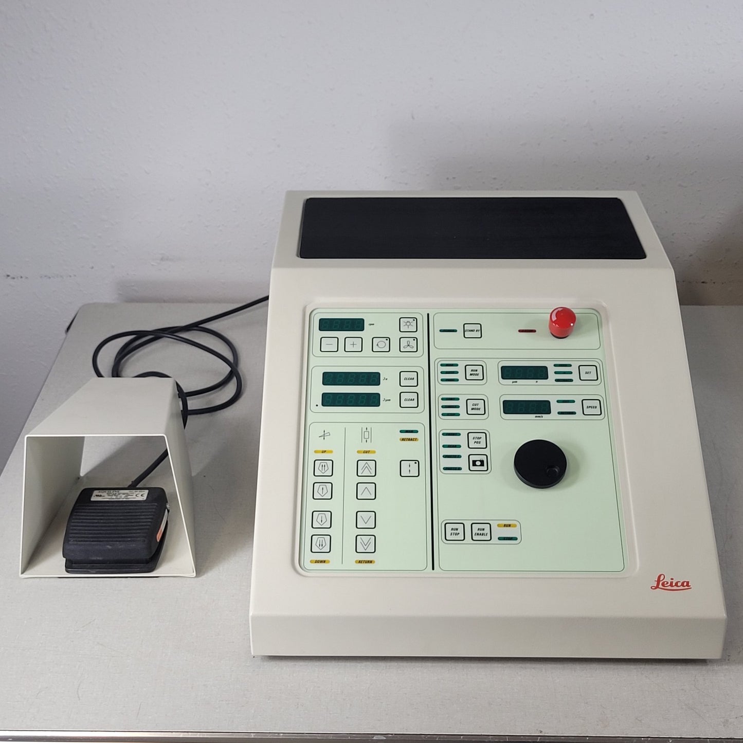 TESTED Leica SM2500 Microtome System 0-1000um Thickness 0.5-100mm/s Speed