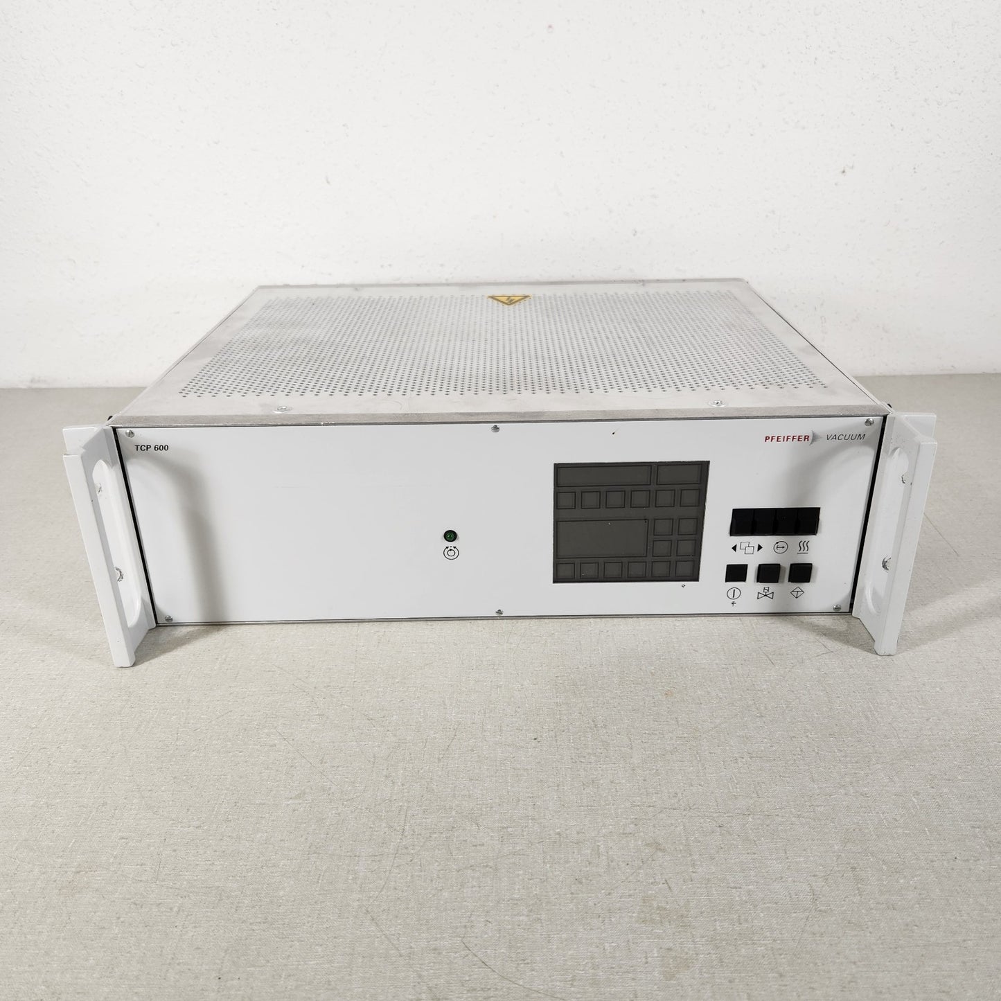 Pfeiffer TCP-600 Turbo Pump Controller PM C01 320 3U Power Supply Powers On