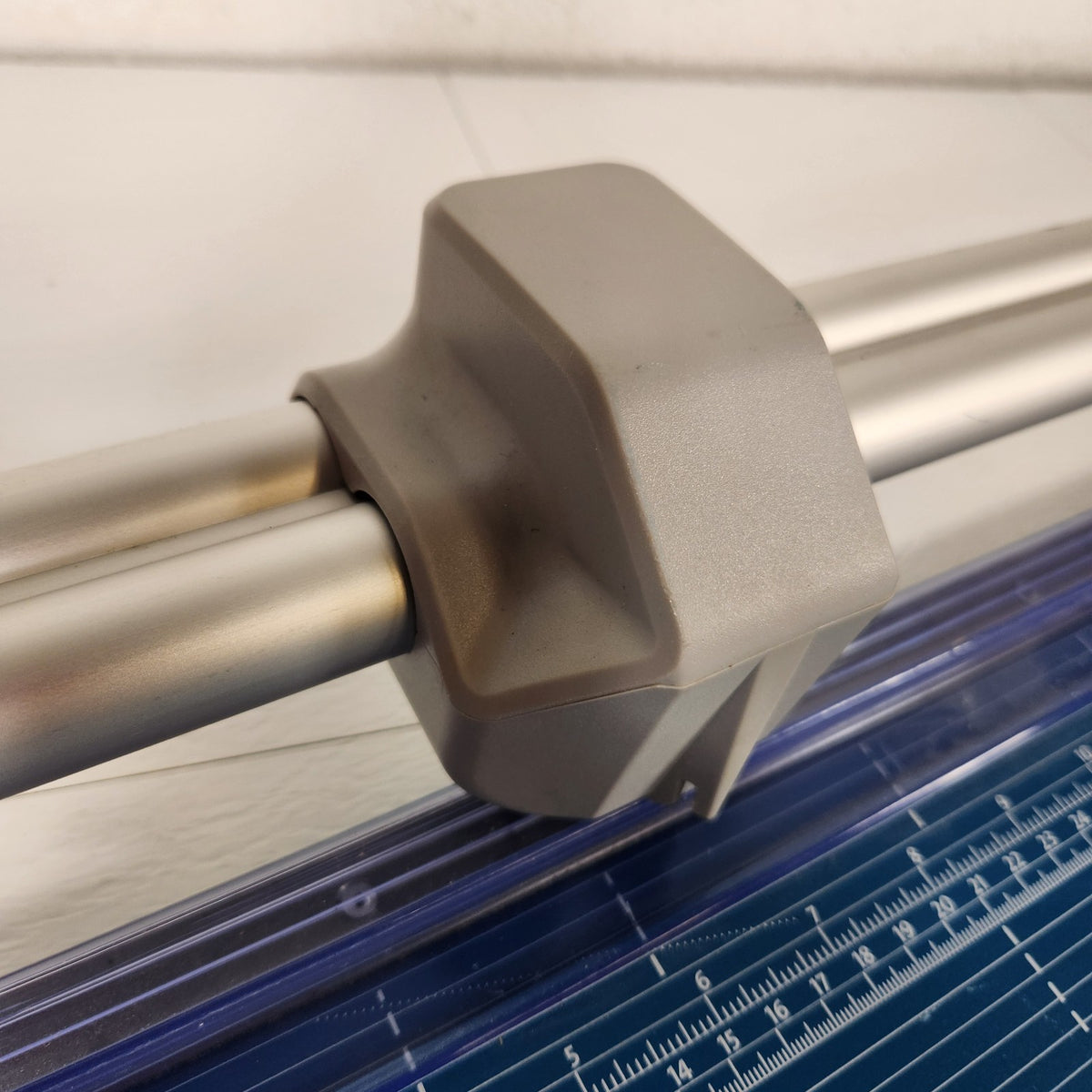 Dahle 556 Professional 37" Rotary Paper Trimmer Cutter 94cm Large Format