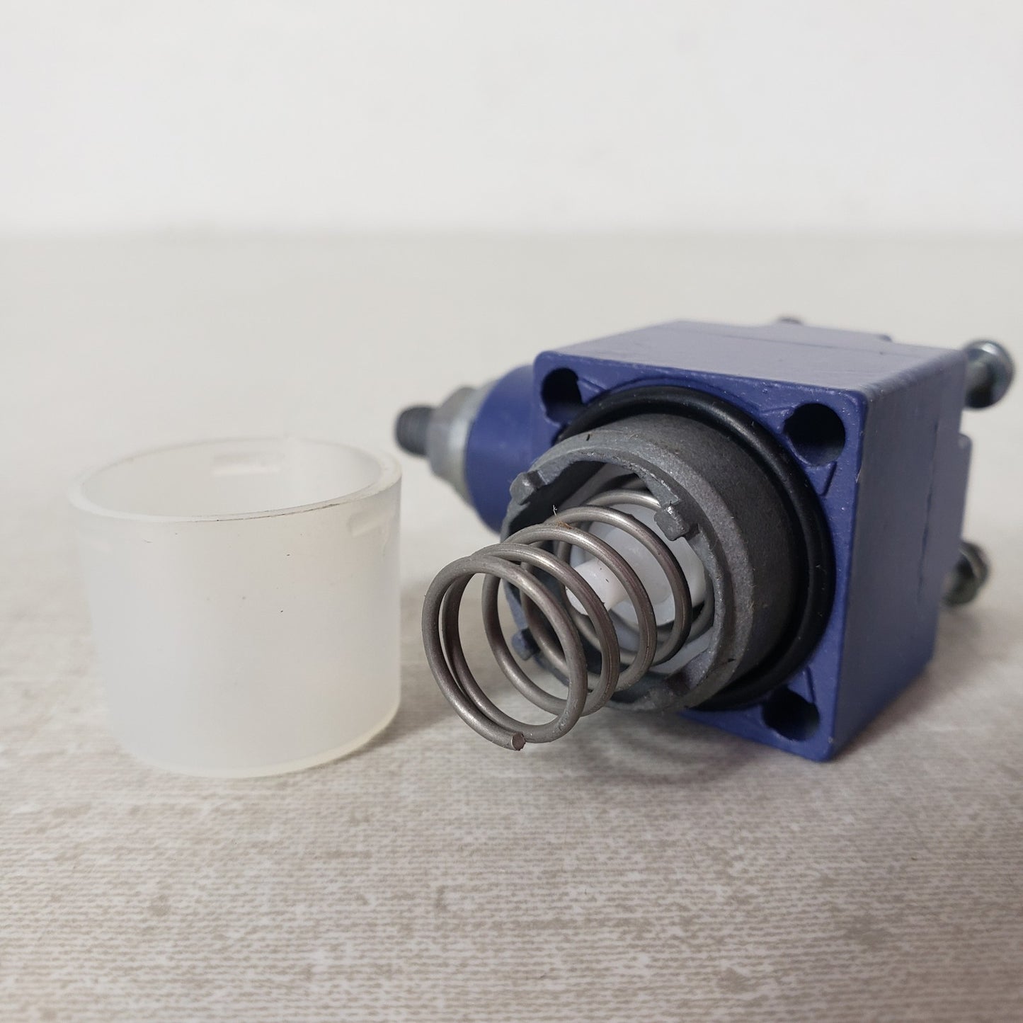 TELEMACANIQUE XCKL10041H7 Limit Switch for Circuits, XCKL, ZCKG00, ZCK-Y41