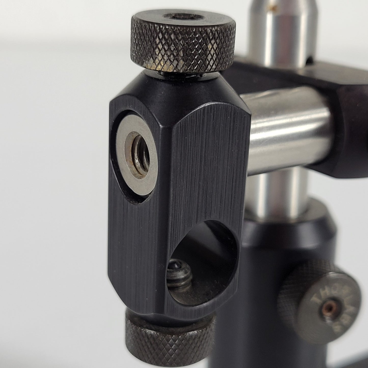 THORLABS Adjustable Optical Stand for Optical Science Experiments