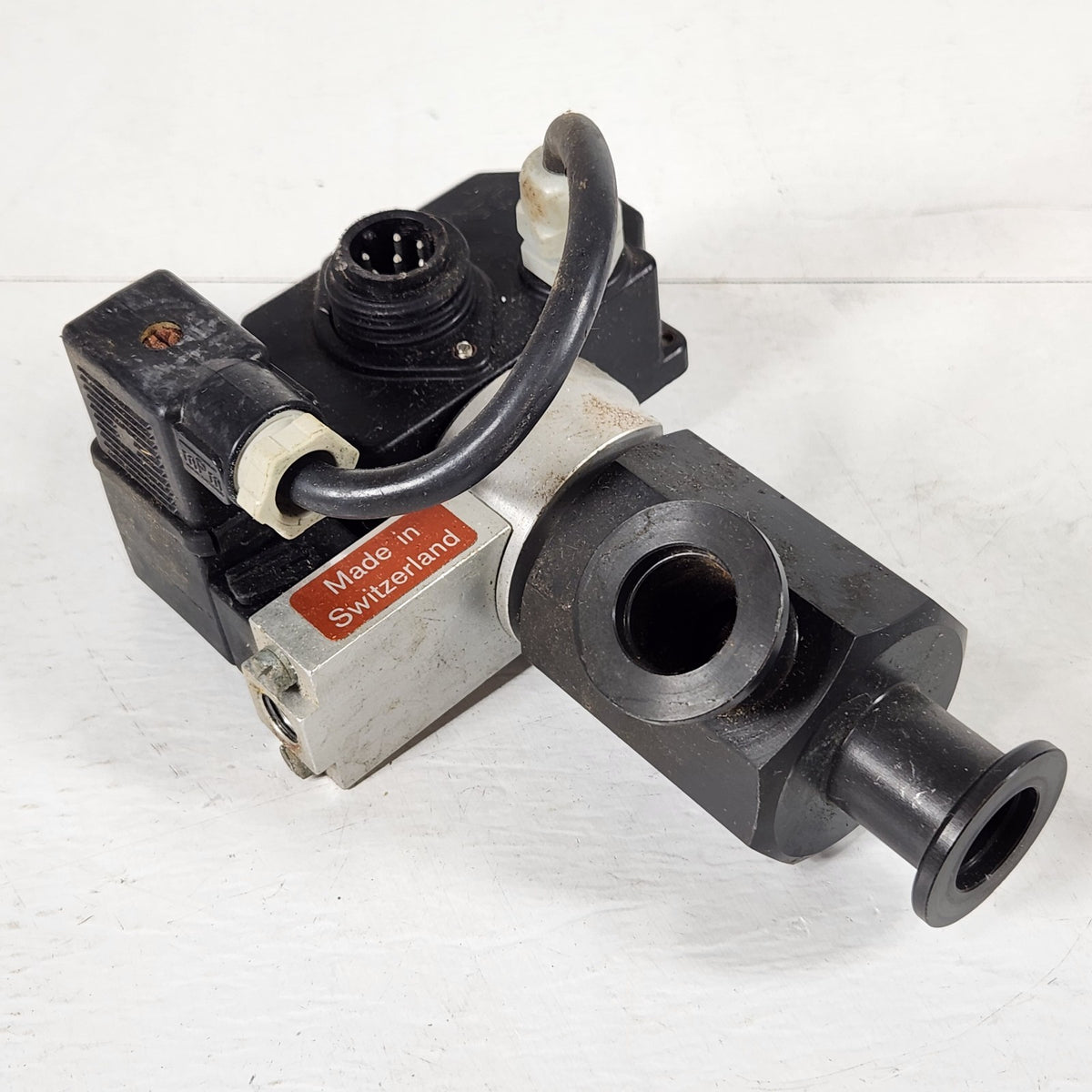 VAT 312 KF16 NW16 Vacuum Valve Aluminum Body Solenoid Actuated Huba Pressure