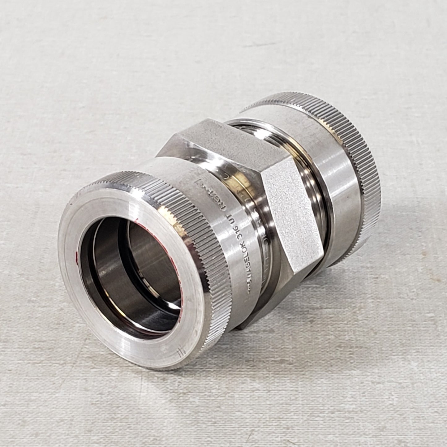 Swagelok SS-16-UT-6 1" OD Stainless Steel Ultra Torr Union Vacuum Fitting