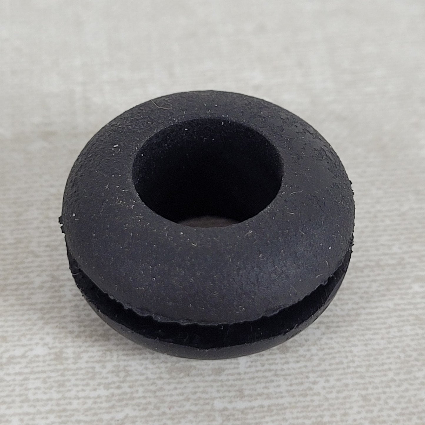 30 Pack Black Applied Rubber Grommets 1/16in Thick 3/4in ID 1-1/8in OD 116740409