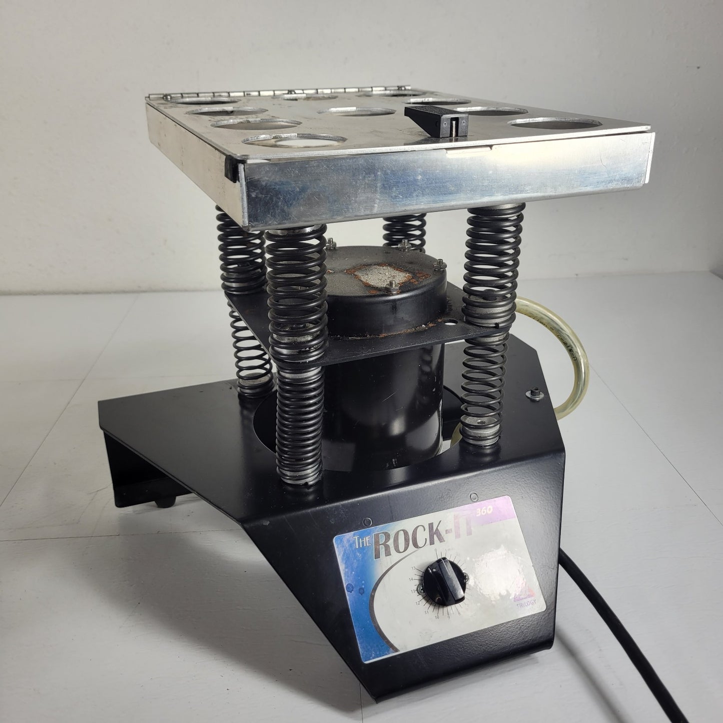 Trilogy Rock-It 360 Orbital Laboratory Sample Shaker Rapid Extraction Q8431