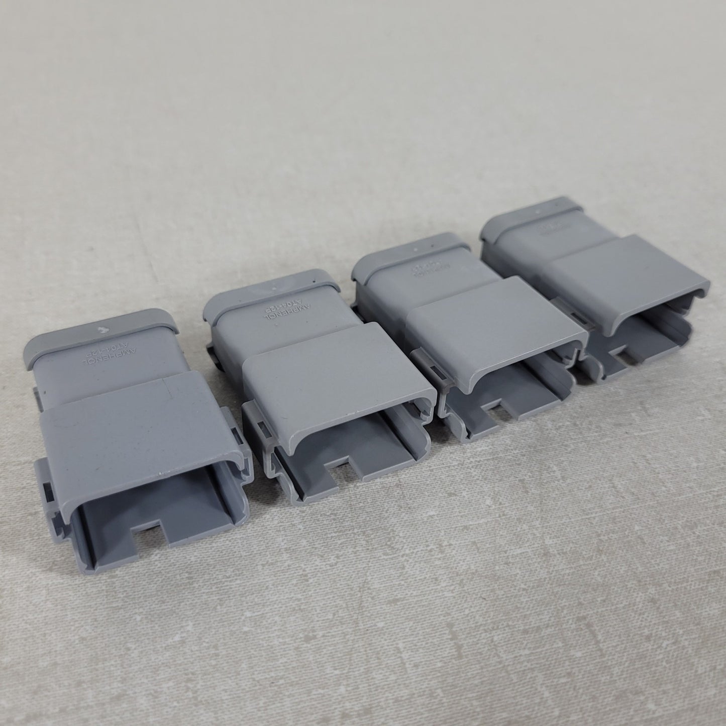 Lot of 4 Amphenol Sine AT04-12PA-P026 12-Way Bussed Receptacle DT04 Compatible