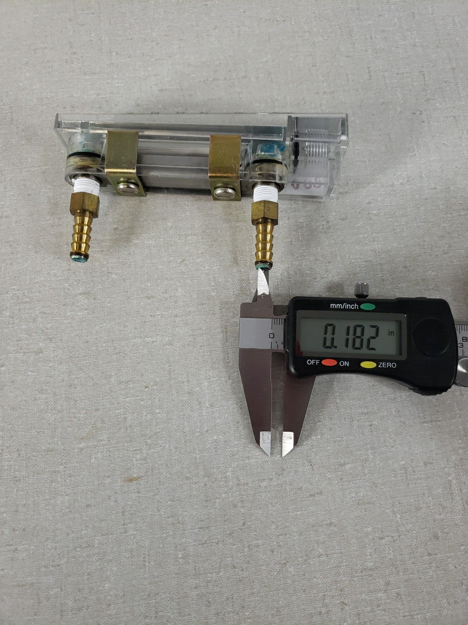 Dwyer RMA-151 Rate-Master 0-50cc/min Flowmeter w/ Brackets & 3/16" ID Barb Inlet