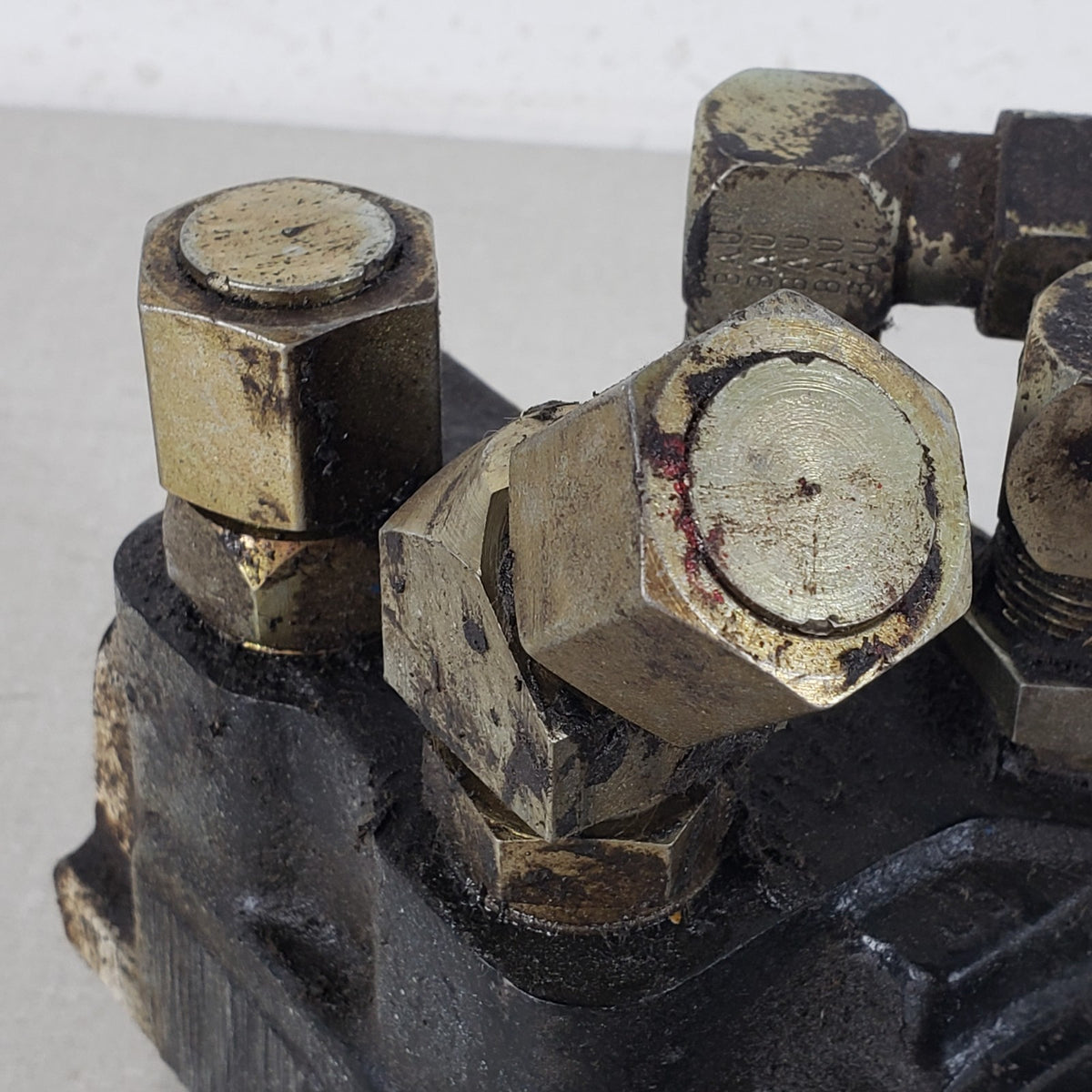 Untested Eaton Char-Lynn 236-3009-002 Hydraulic Steering Control Unit Series 20