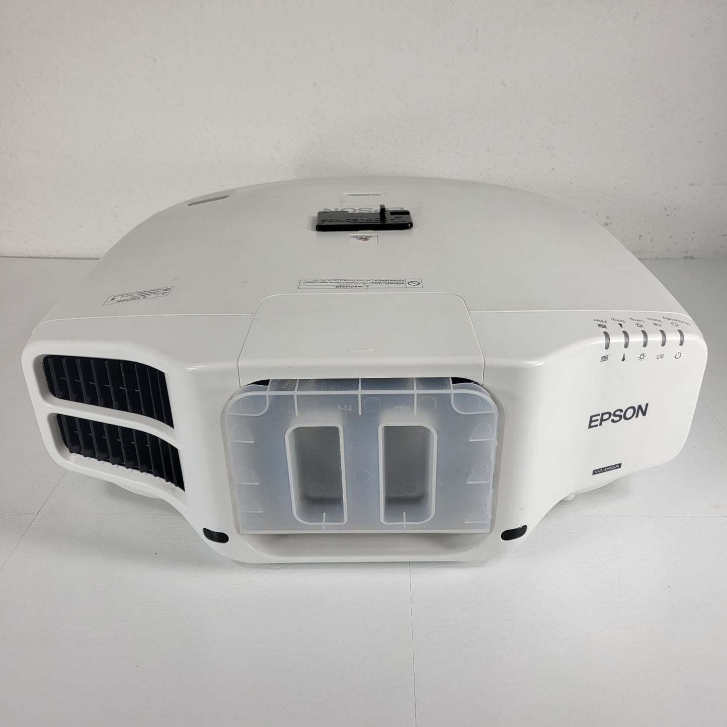 FOR PARTS ONLY/NOT WORKING EPSON H750A PRO G7500U LCD Projector