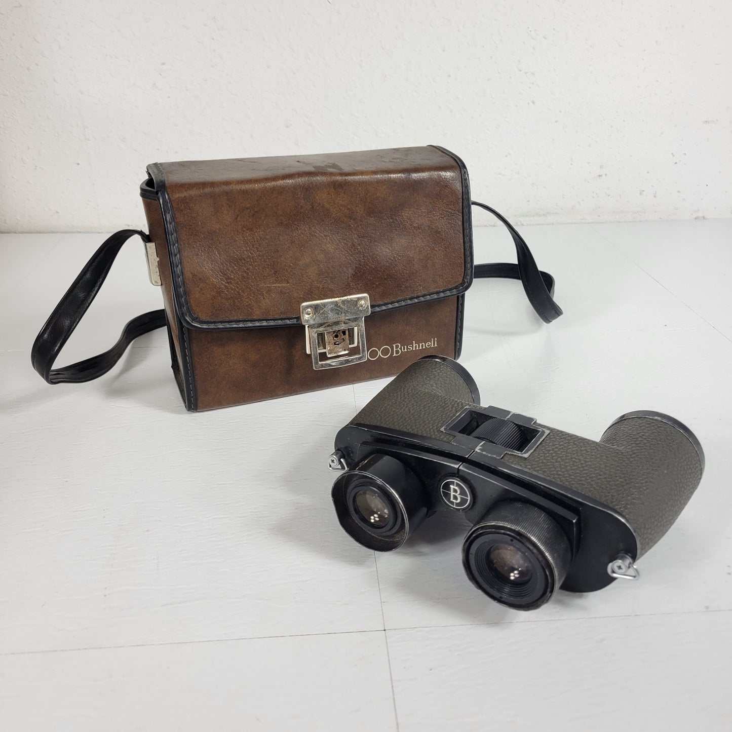Vintage BUSHNELL Binoculars I4445 7x.35mm Custom 8 Degree Optics w Original Case