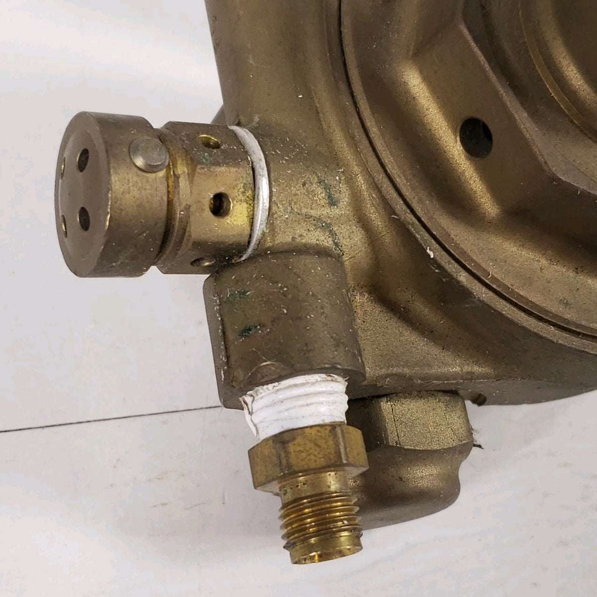 NCG Chemetron CGA-580 Inert Gas Regulator Dual Gauge 0-100 PSI Nitrogen Argon