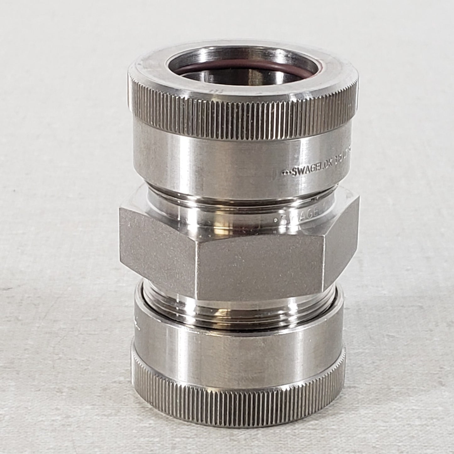 Swagelok SS-16-UT-6 1" OD Stainless Steel Ultra Torr Union Vacuum Fitting