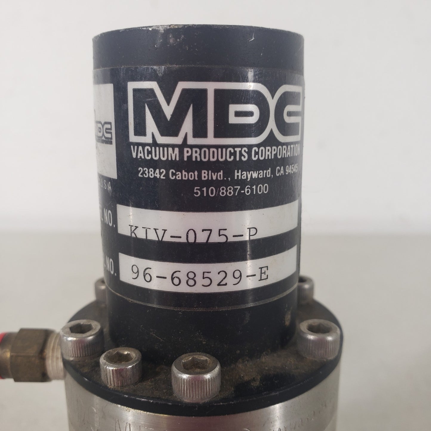 MDC Precision KIV-075-P 321052 Pneumatic Inline Vacuum Valve KF16 NW16