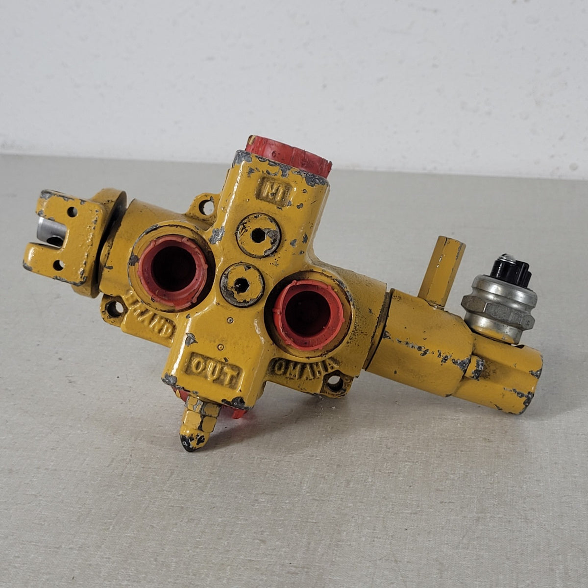 Omaha Standard Heavy Duty Hydraulic Directional Control Valve Assembly Untested