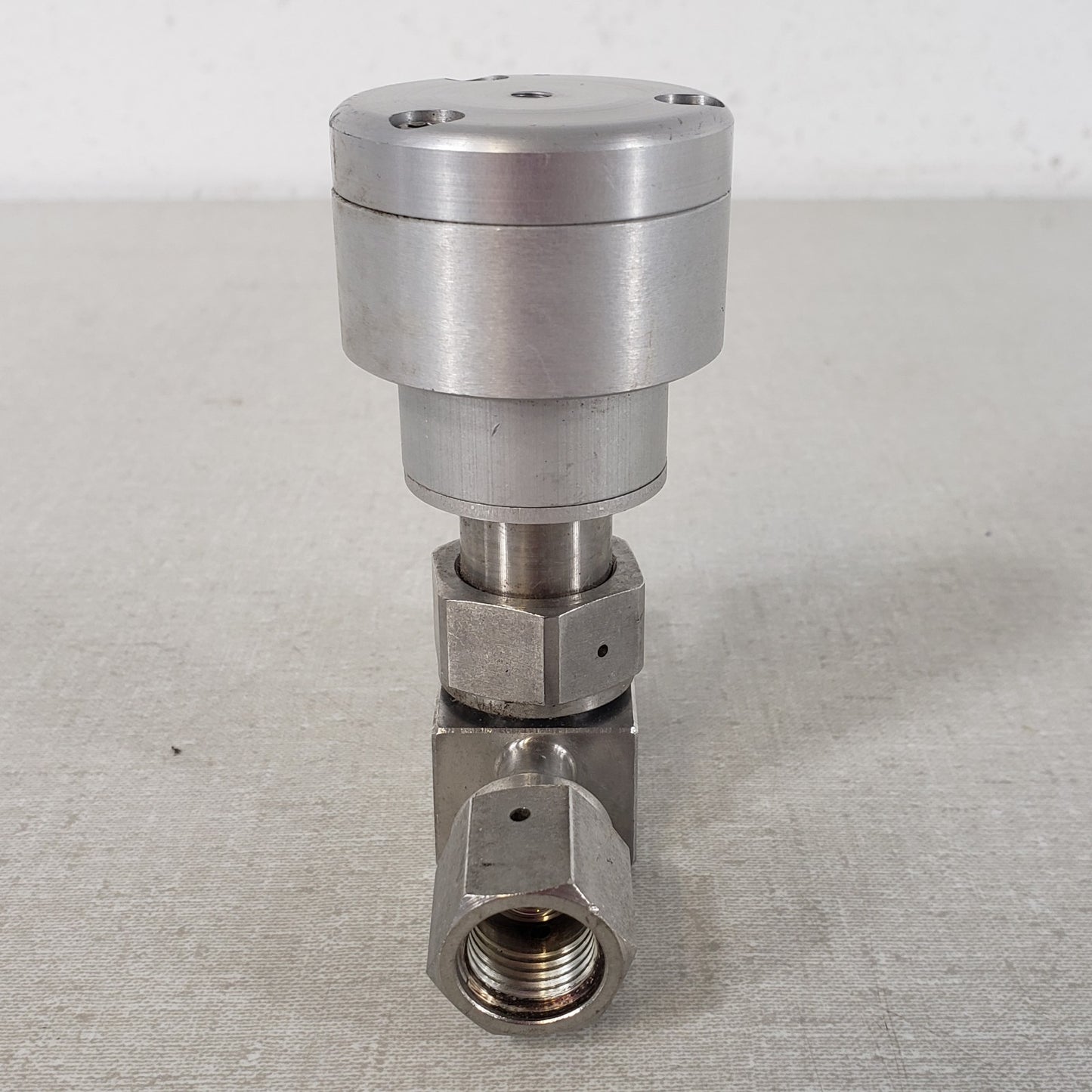 NUPRO SS-4BK-V51-1C Pneumatic Bellows Sealed Valve 1/4in Female VCR Swagelok