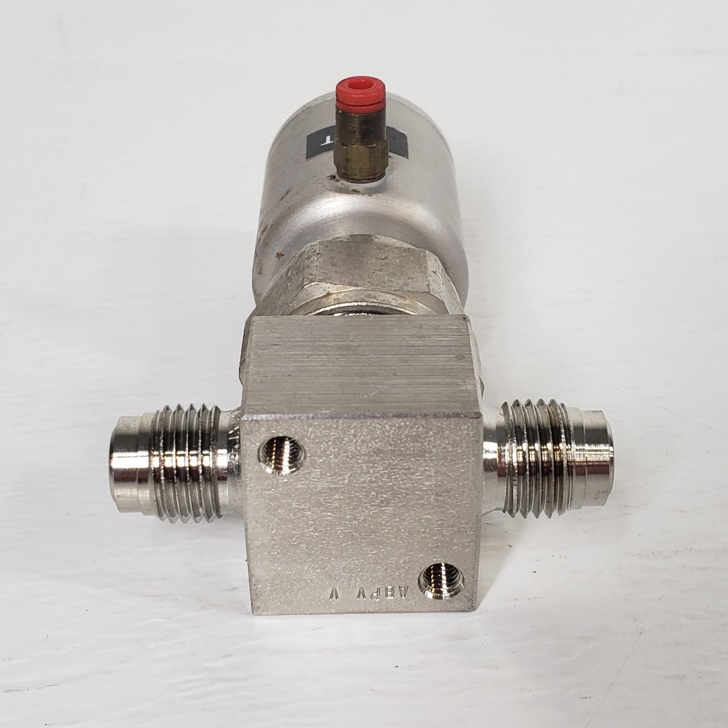 NUPRO SS-BNVVCR4-C Stainless Steel High Purity Pneumatic Bellows Valve 1/4" VCR